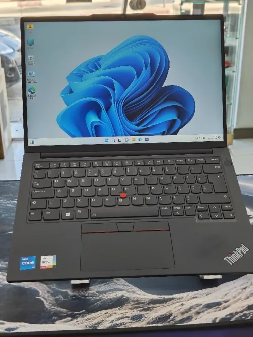 THINKPAD E14 GEN5 i5 1335U 16GB 512SSD 14"WUXGA NEUF JAMAIS UTILISE