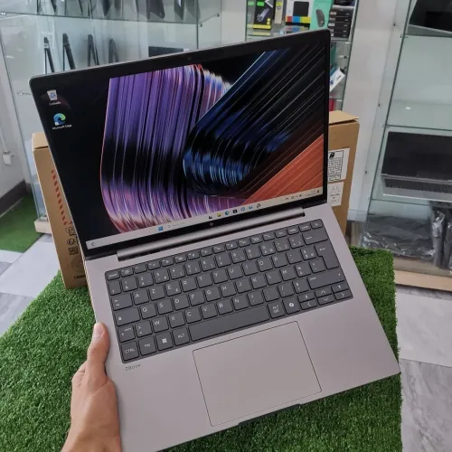 HP ZBook 8 G1a 14 | Ryzen 5 PRO 230 | 16GB DDR5 | 512GB SSD | 14" WUXGA | Neuf Sous Emballage