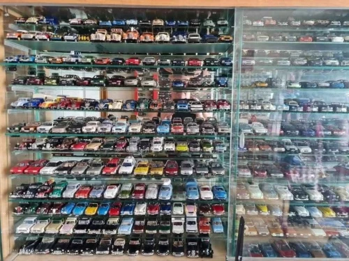 collection de l'histoire de l'automobile  miniature 1/43 