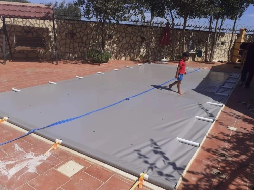 Bâche a barres couverture piscine 