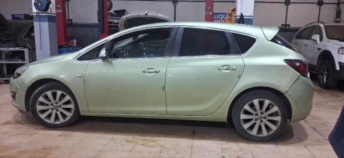 Opel Astra 2014 COSMO