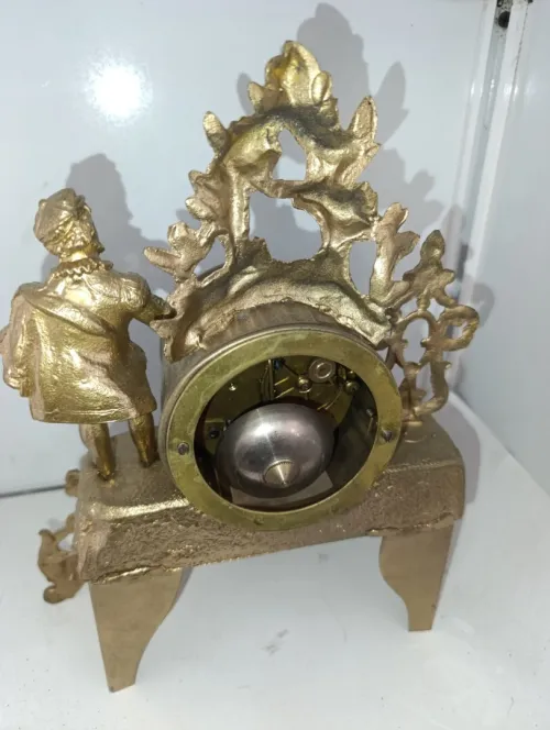 Pendule de cheminée ancienne en régule doré - XIXe siècle