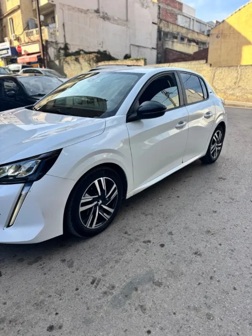 Peugeot 208 2023 E-Style