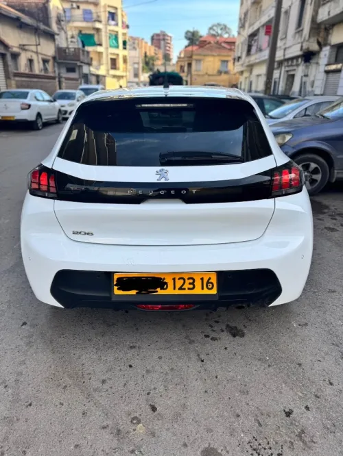 Peugeot 208 2023 E-Style