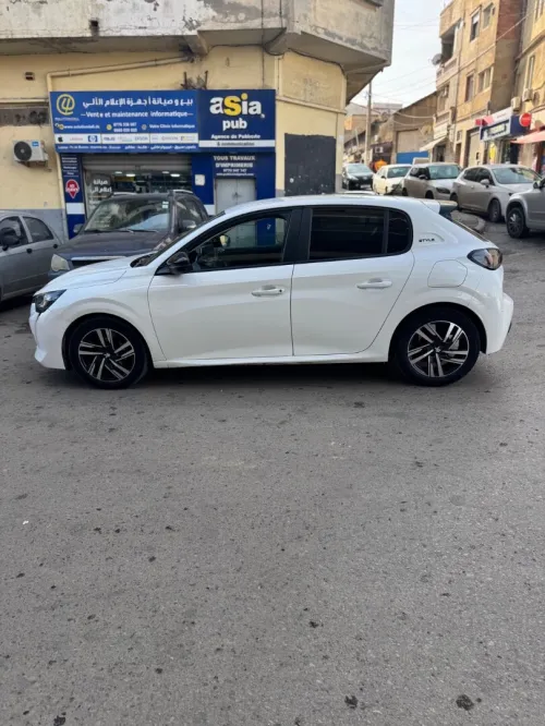 Peugeot 208 2023 E-Style