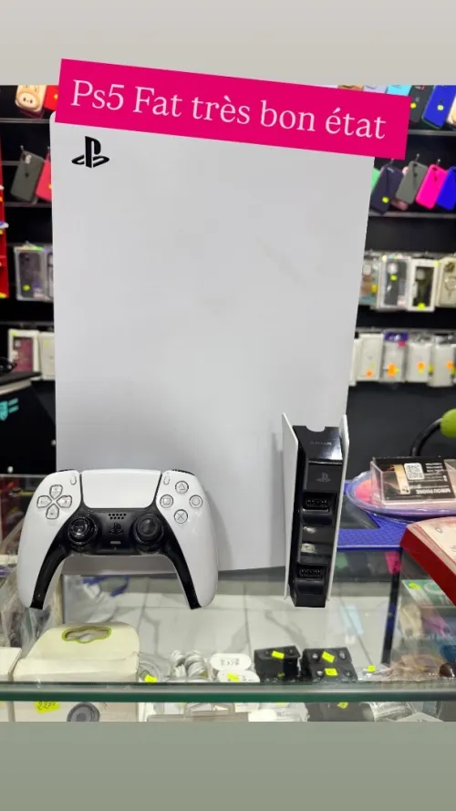 Ps5 FAT standard avec CD et support manette très bon état 