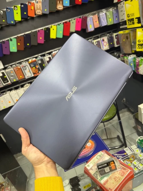 Intel(R) Celeron(R) N4000 CPU 8GB RAM 256GB