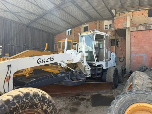 XCMG Niveleuse 215 2009