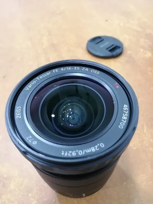  Objectif SONY Zeiss T* FE 16-35 mm f/4 ZA OSS avec skin protector