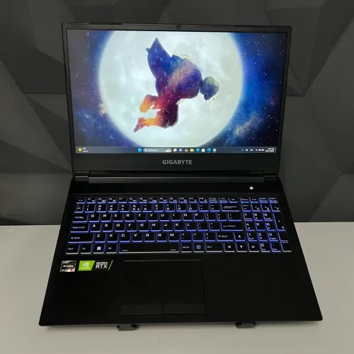 GIGABYTE A15 / RYZEN 5 5600H / RTX 3060 6GB / 16GB DDR4 / 512GB NVME SSD / 144hz 15.6"