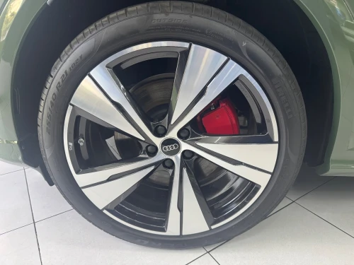 Audi Q5 2025 S line pack black