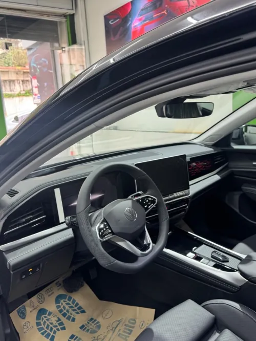Volkswagen Passat 2025 Pro pack black