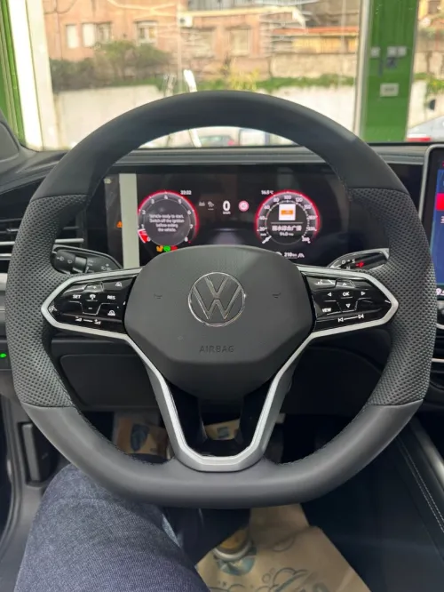 Volkswagen Passat 2025 Pro pack black