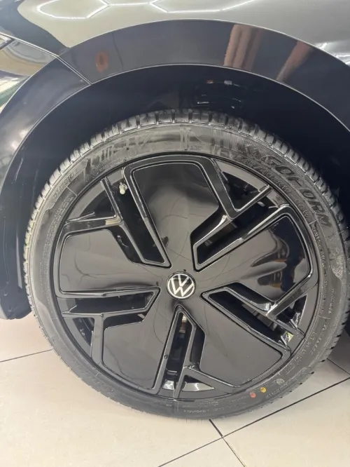 Volkswagen Passat 2025 Pro pack black