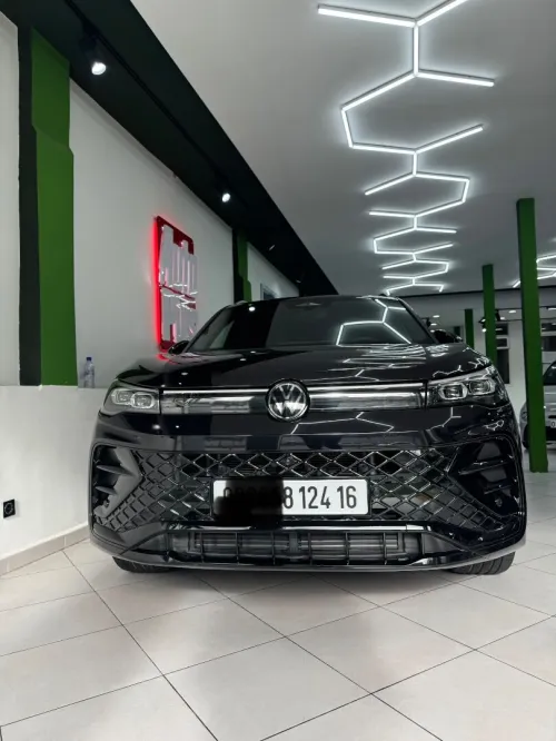 Volkswagen Tiguan 2024 R line black