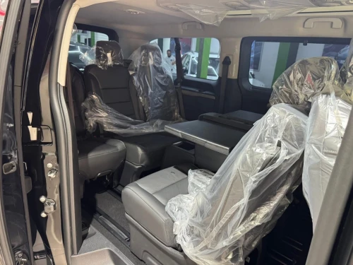 Peugeot Traveller 2025 VIP