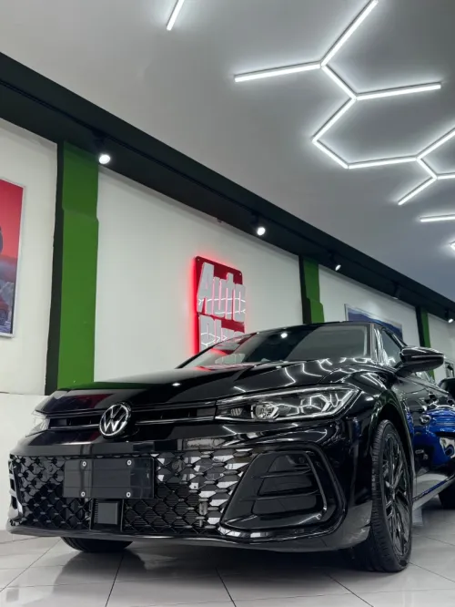 Volkswagen Passat 2025 Pro pack black