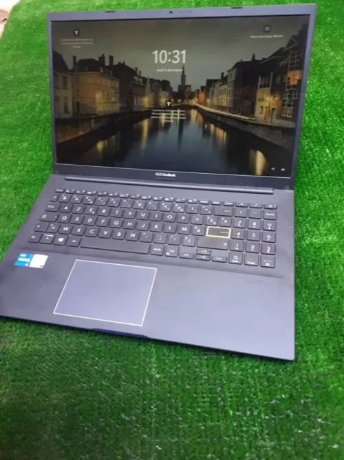 ASUS VIVOBOOK X513 CPU: CORE i5 / 1135G7 DISC : 512 GB (SSD) RAM : 8