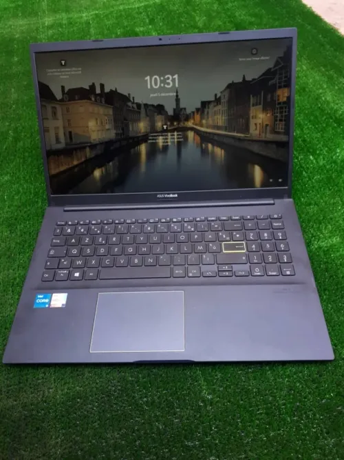 ASUS VIVOBOOK X513 CPU: CORE i5 / 1135G7 DISC : 512 GB (SSD) RAM : 8