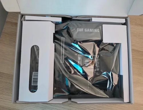 Asus tuf x870e plus jamais utilisé