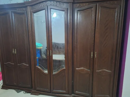 Chambre a coucher etre 6 portes