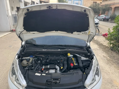 Peugeot 208 2016 Allure Facelift