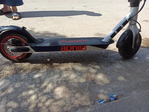 تروتينات سكوتر كهربائي Aprilia eSRZ بسعر مميز