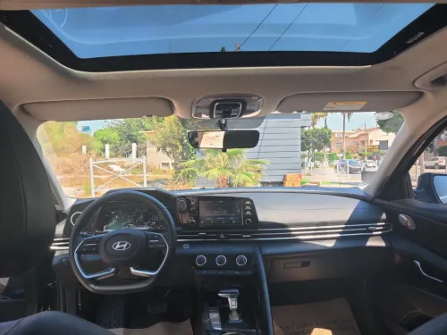 Hyundai ELANTRA 2025 