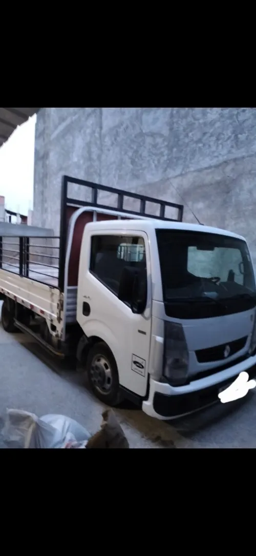 Renault Maxity 2012