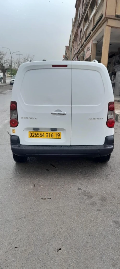 Peugeot B9 2016 