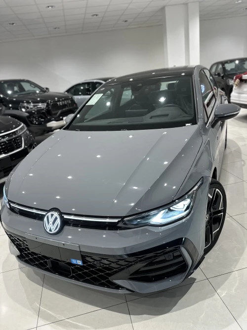 Volkswagen Golf 8 2025 R-Line