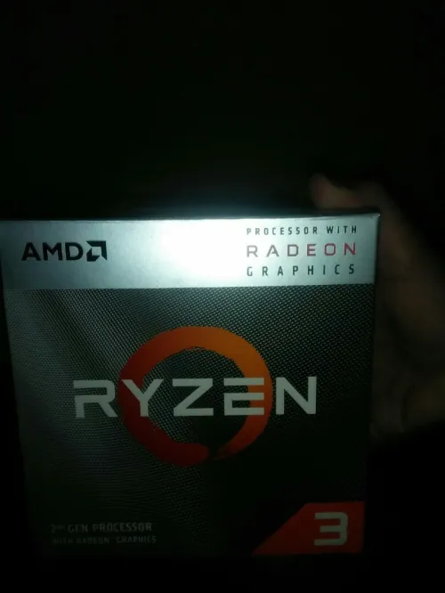 CPU amd ryzen 3 3200G (vega 8 ) heja nkiya makhdemsh biih bezzaf + power sply 450 wat raidmax