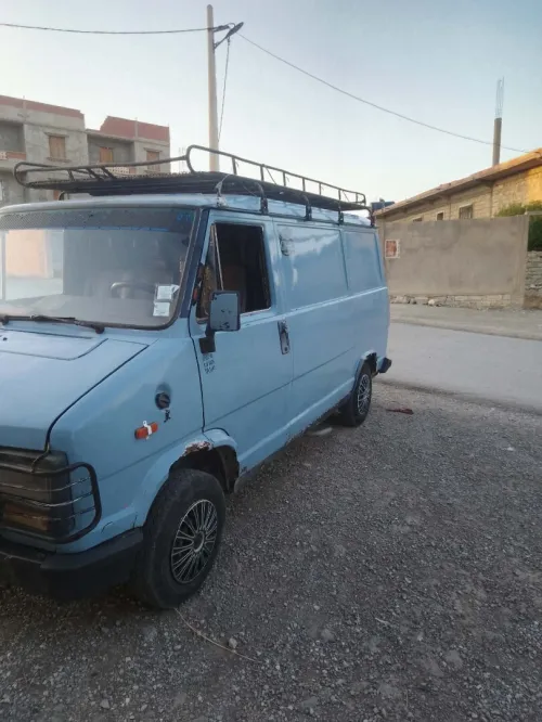 بيجو J5 1987