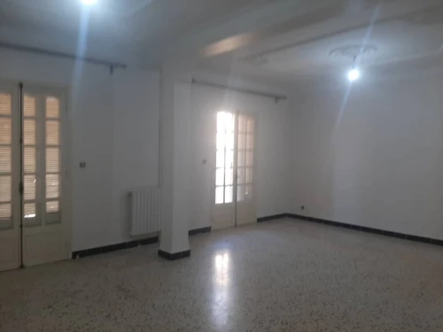Location Appartement Niveau de villa F4 Alger Draria