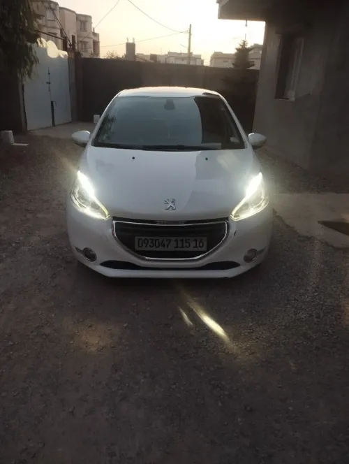 Peugeot 208 2015 Allure