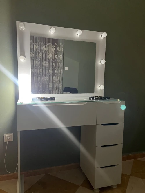 Coiffeuse et etager