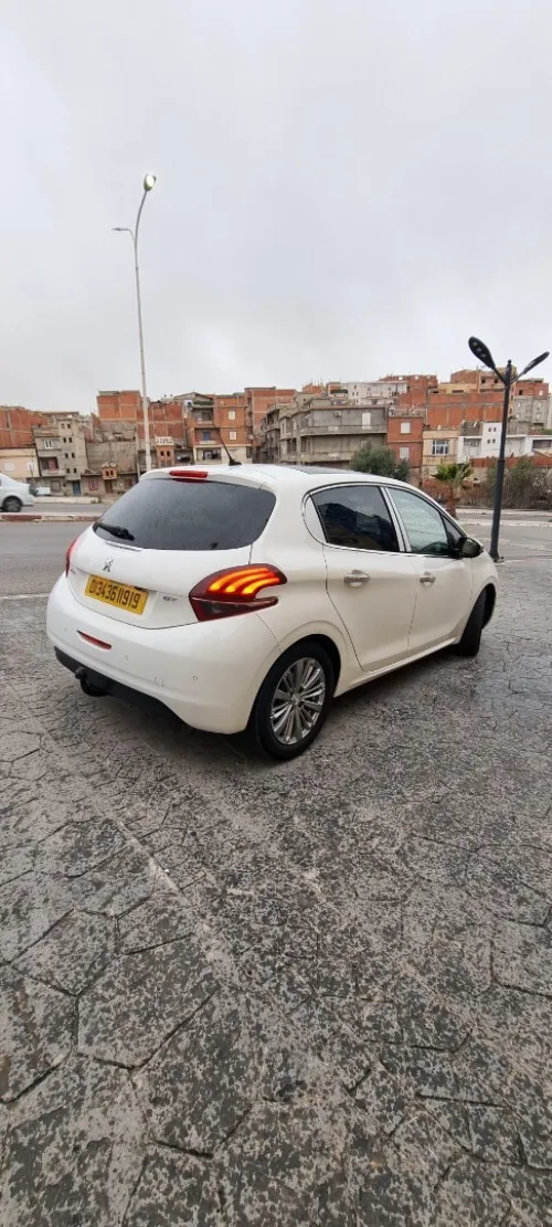 Peugeot 208 2019 Allure Facelift
