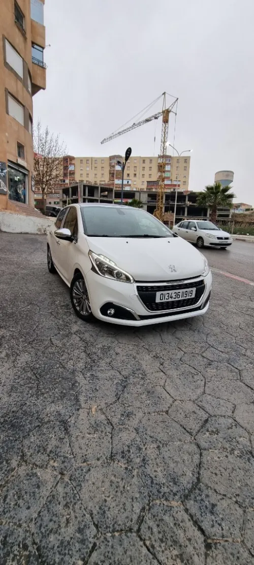 Peugeot 208 2019 Allure Facelift