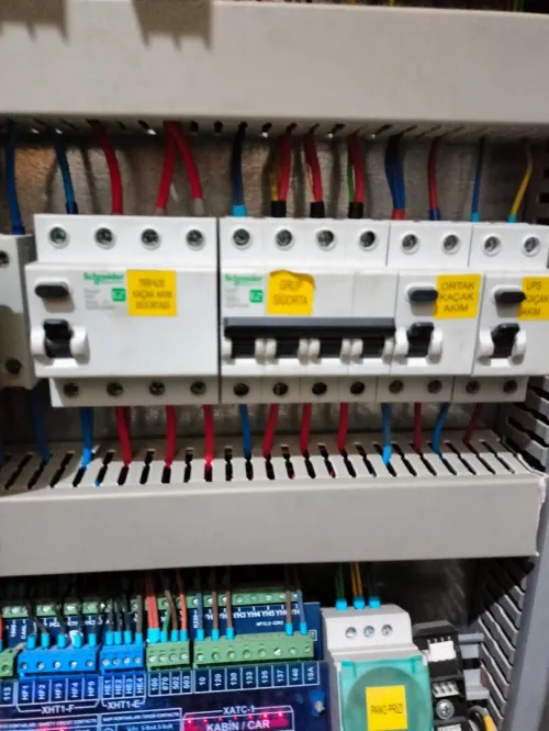 Installation et réparation tous types d'ascenseurs