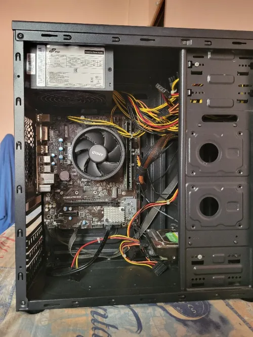 Pc Amd 3400g / 16gb 2666Mhz / 500gb Hdd