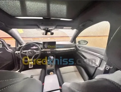 Volkswagen Golf 8 2025 R-Line