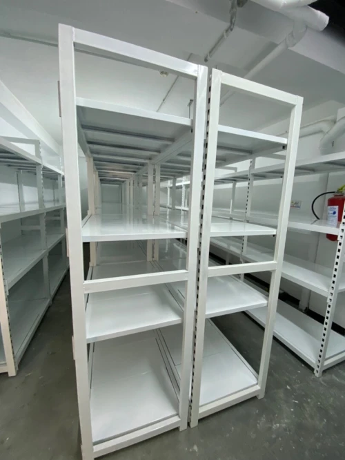 ETAGERE ET RAYONNAGE MÉTALLIQUE 