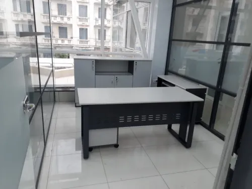 ENSEMBLE DE BUREAU / CHAISE / ARMOIRE/ BUREAU COMPLET 