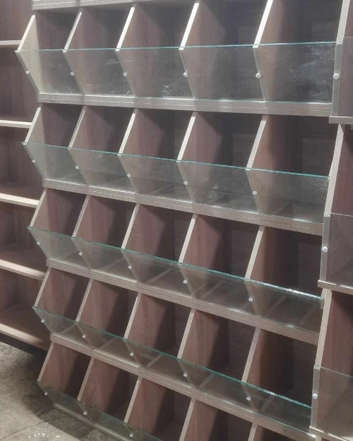 FABRICATION PRÉSENTOIR MÉTALLIQUE FIX/MOBILE SUR MUSURE
