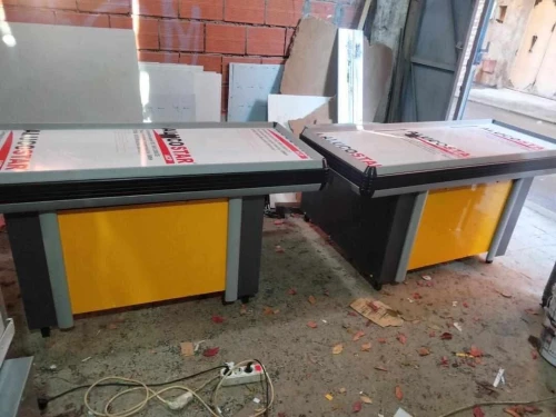 FABRICATION PRÉSENTOIR MÉTALLIQUE FIX/MOBILE SUR MUSURE