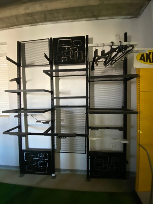 FABRICATION PRÉSENTOIR MÉTALLIQUE FIX/MOBILE SUR MUSURE