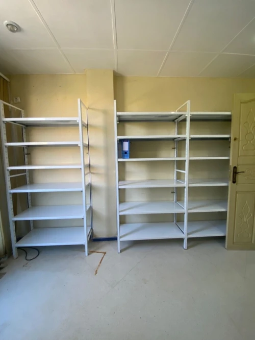 ETAGERE ET RAYONNAGE MÉTALLIQUE 