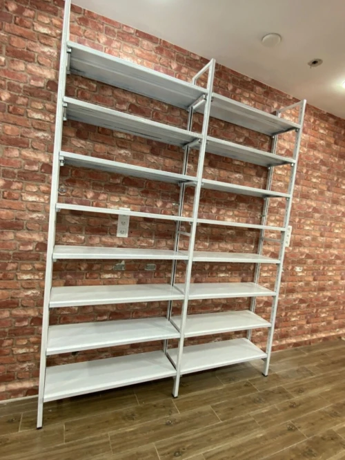 ETAGERE ET RAYONNAGE MÉTALLIQUE 