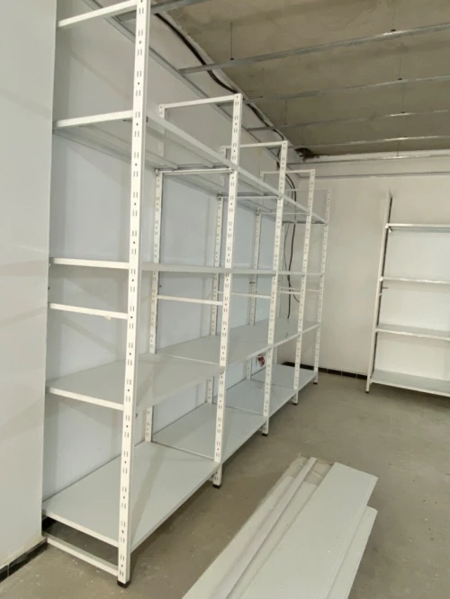 ETAGERE ET RAYONNAGE MÉTALLIQUE 