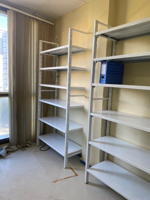 ETAGERE ET RAYONNAGE MÉTALLIQUE 